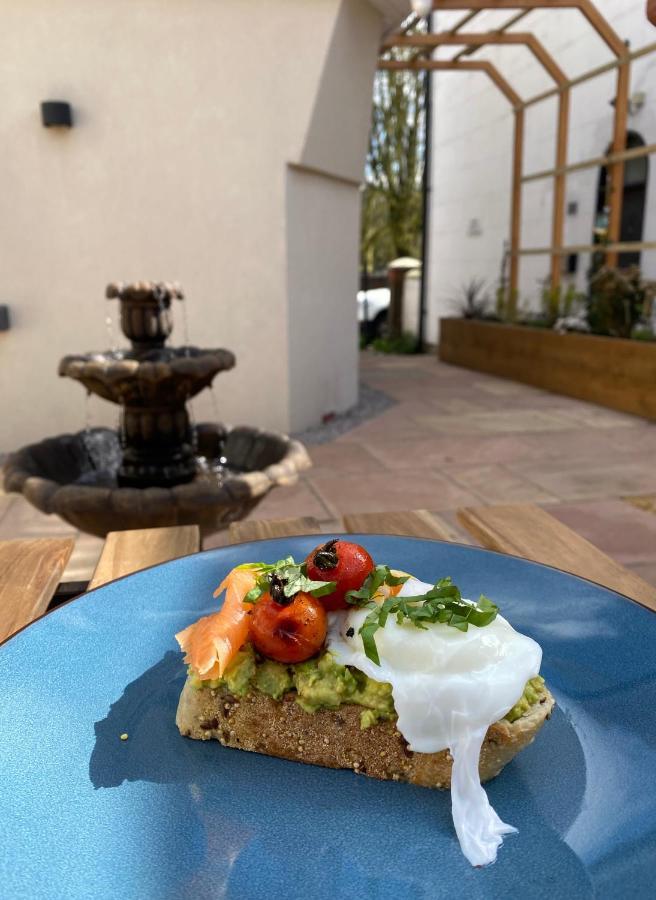Domo Boutique Hotel Олдбери Экстерьер фото